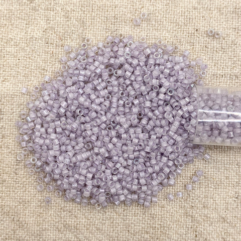 Delica 11/0 DB080 Lined Pale Lavender AB