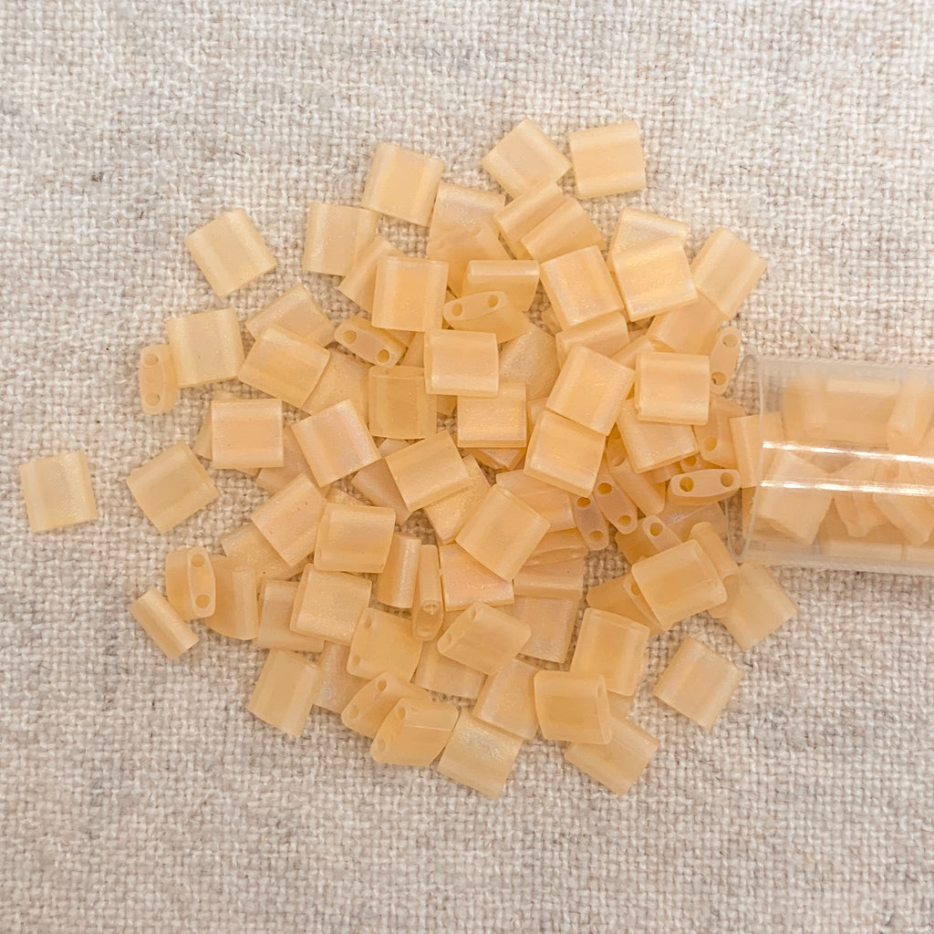 Tila Bead - Matte Transp Lt Topaz AB