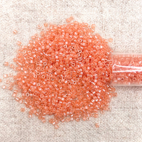 Delica 11/0 DB1480 Transp Peach Luster