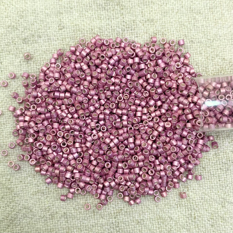 Delica 11/0 DB1184 Galvanized SF Magenta