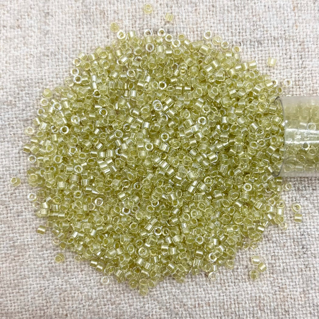 Delica 11/0 DB903 Sparkling Peridot Lined Crystal