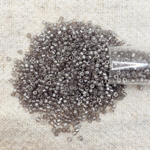 Delica 11/0 DB1486 Transp Taupe Luster