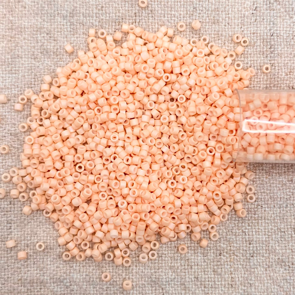 Delica 11/0 DB1522 Matte Op Lt Peach AB