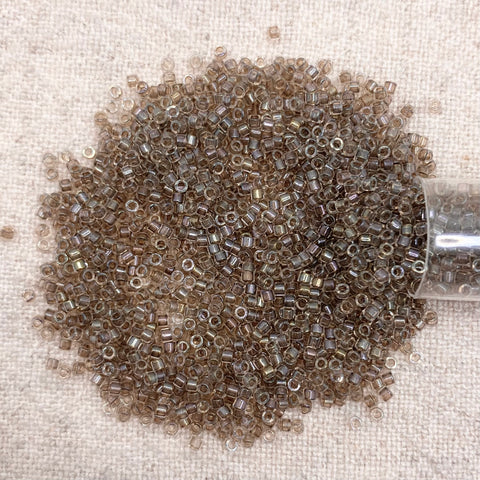 Delica 11/0 DB064 Lined Ivory AB