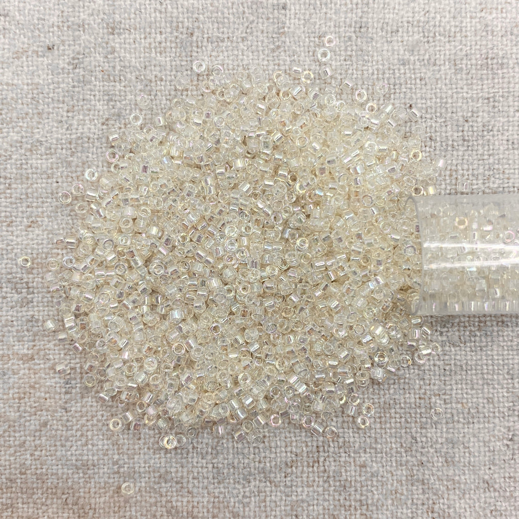 Delica 11/0 DB109 Cream Crystal AB