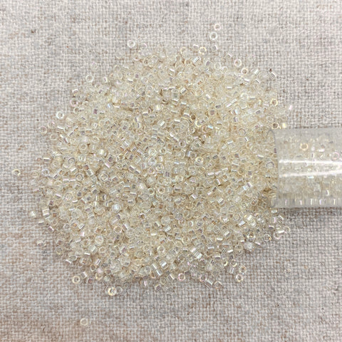 Delica 11/0 DB109 Cream Crystal AB