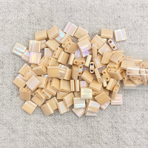 Tila Bead - Opaque Pear AB